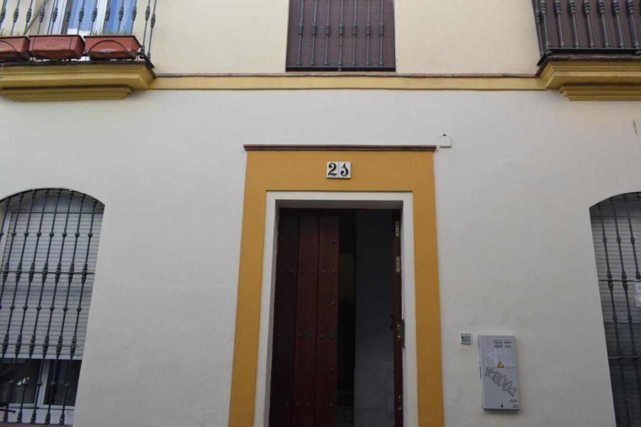 Lira Donkey Apartamento Sevilla Exterior foto